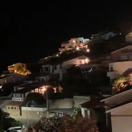 Vetrata Sul Mare Apartment *
